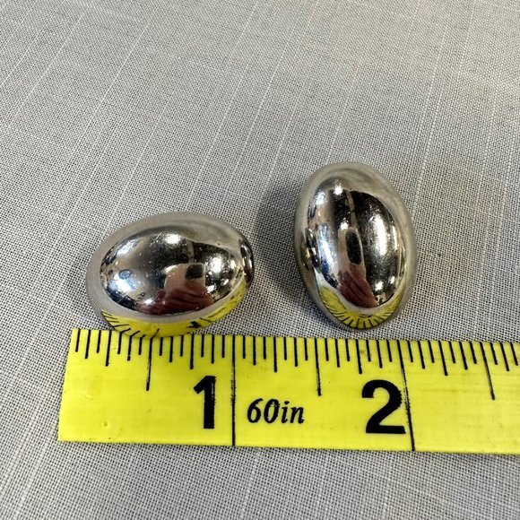 Vintage Marvella Mid Century Modern Large Silver Oval Clip On Earrings - Picture 2 of 6
